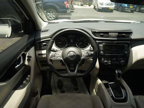 Used 2019 Nissan Rogue Sport SV w/ Technology Package FWD image 21