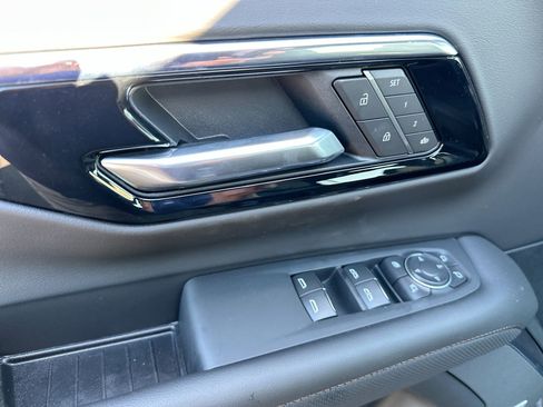 New 2026 Chevrolet Suburban High Country image 13