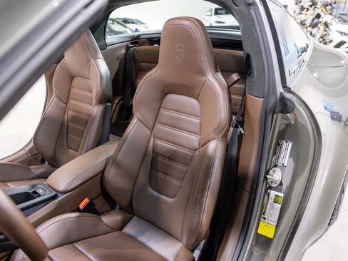 Used 2023 Porsche 911 Targa 4 GTS image 39