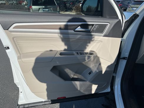 Used 2023 Volkswagen Atlas SEL image 23