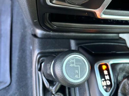 Used 2022 Jeep Wrangler Sport AWD/4WD image 18
