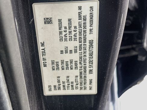 Used 2020 Tesla Model 3 Standard Range Plus RWD image 12
