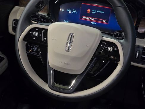 New 2026 Lincoln Corsair Reserve image 19