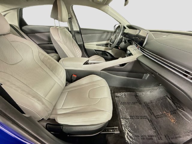 Used 2025 Hyundai Elantra Limited FWD image 29