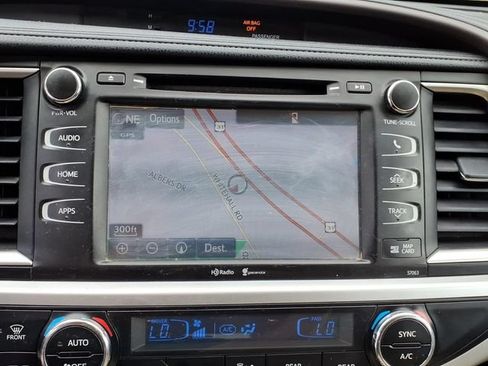 Used 2014 Toyota Highlander XLE AWD/4WD image 6