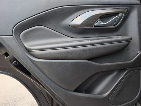 Used 2022 GMC Terrain SLE w/ Driver Convenience Package image 29