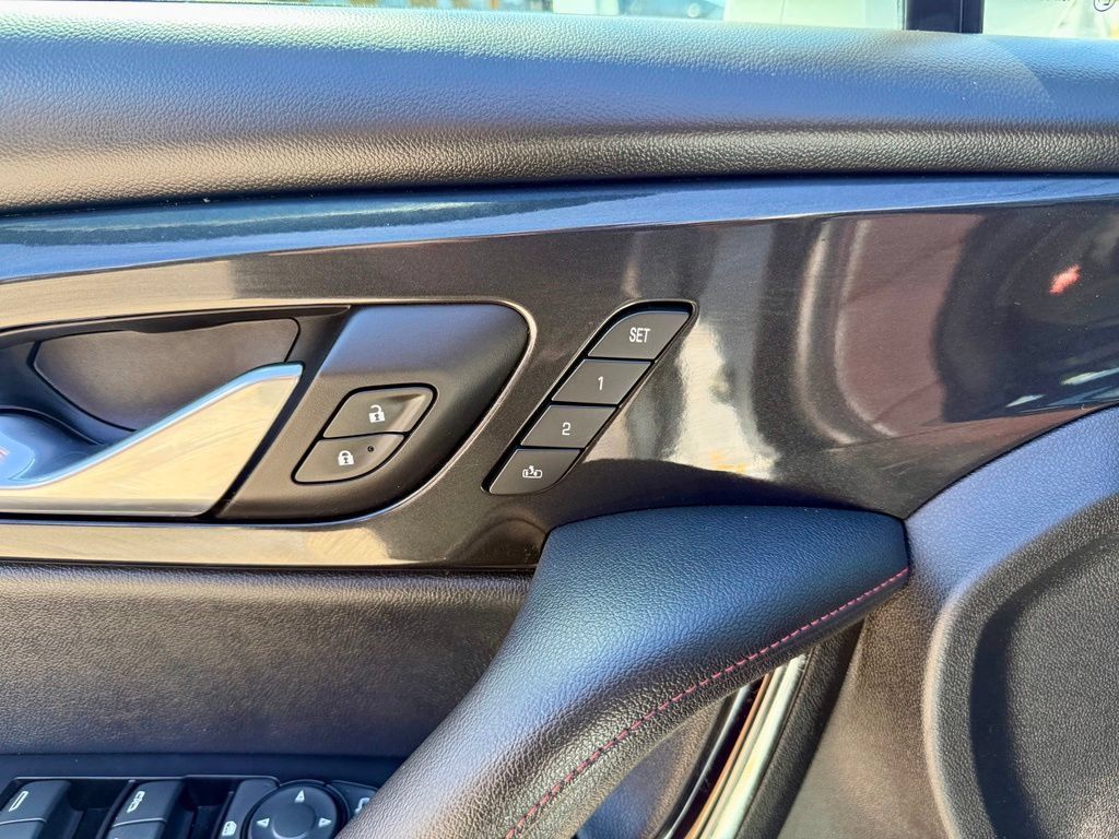 Used 2020 Chevrolet Blazer RS AWD/4WD image 28