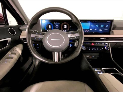 Used 2025 Hyundai Sonata SEL FWD image 5