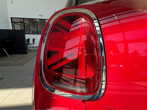 Used 2024 MINI Cooper 4-Door Hardtop FWD image 34