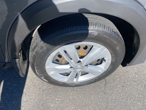 Used 2023 Nissan Kicks S image 9