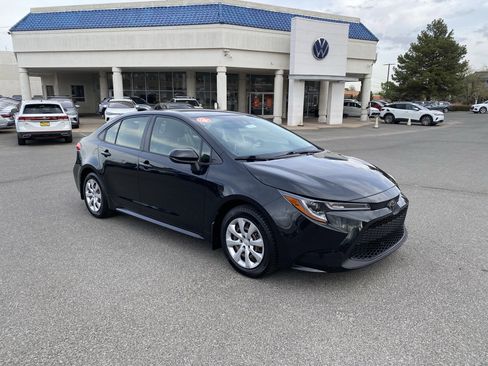 Used 2020 Toyota Corolla LE image 37