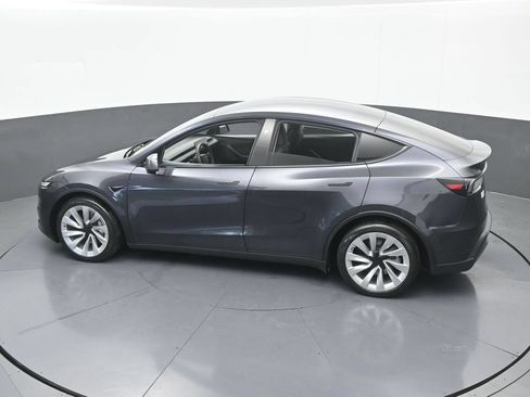 Used 2026 Tesla Model Y 2WD image 41