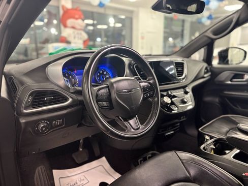 Used 2018 Chrysler Pacifica Limited w/ Advanced Safetytec Group image 20