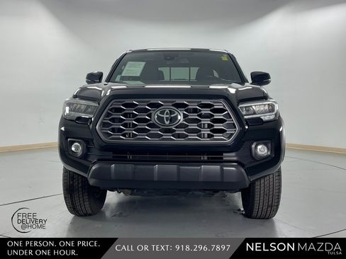 Used 2022 Toyota Tacoma TRD Off-Road image 2