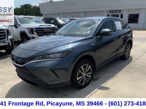 Used 2021 Toyota Venza LE image 4