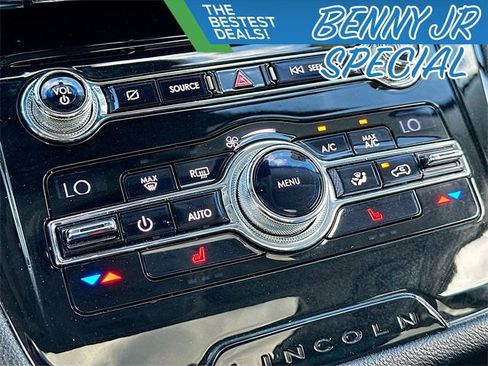 Used 2020 Lincoln Corsair Reserve w/ Beyond Blue Interior Package image 16