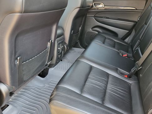 Used 2013 Jeep Grand Cherokee Laredo AWD/4WD image 23