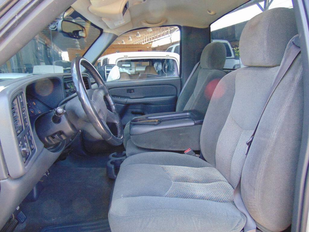 Used 2004 Chevrolet Silverado 2500 LS w/ Snow Plow Prep Package AWD/4WD image 37