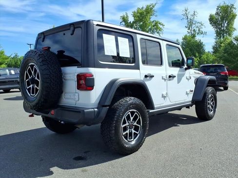 Used 2024 Jeep Wrangler Unlimited Rubicon AWD/4WD image 34