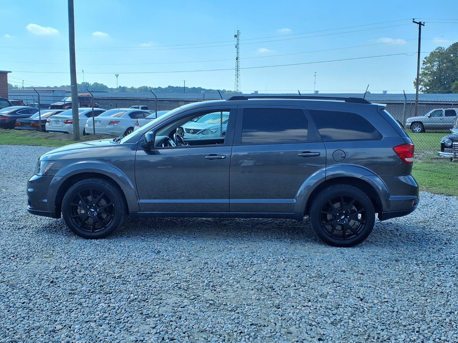 Used 2019 Dodge Journey SE w/ Connectivity Group FWD image 4