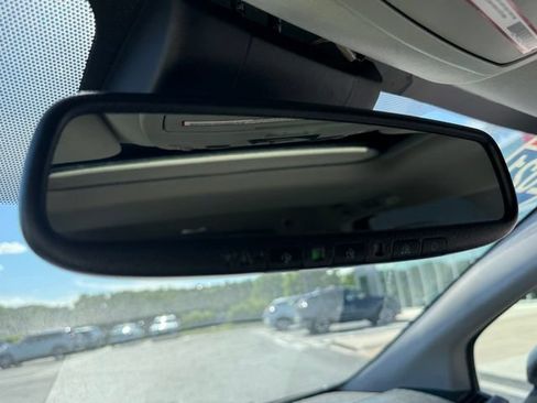 Used 2021 Toyota Sienna XLE FWD image 23