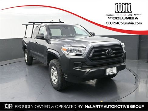 Used 2022 Toyota Tacoma SR image 1