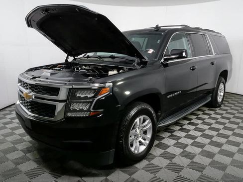 Used 2018 Chevrolet Suburban LT AWD/4WD image 36