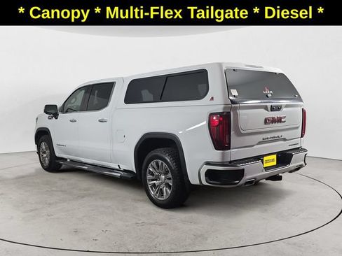 Used 2023 GMC Sierra 1500 Denali w/ Technology Package AWD/4WD image 7