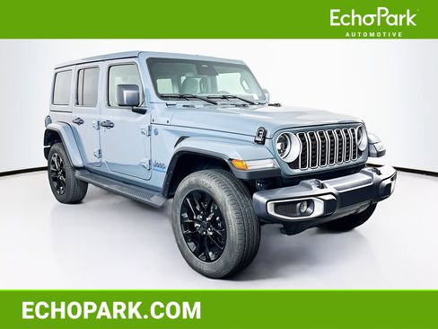 Used 2025 Jeep Wrangler Sahara image 1