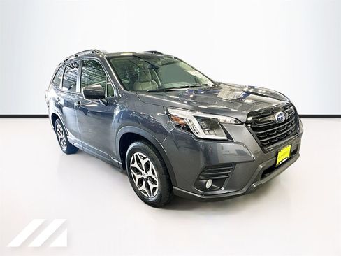 Certified 2023 Subaru Forester Premium image 3