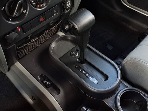 Used 2009 Jeep Wrangler Unlimited X RWD image 22