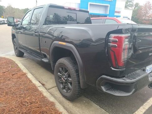 Used 2025 GMC Sierra 2500 AT4 w/ AT4 Premium Plus Package image 5