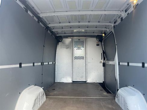 Used 2022 Mercedes-Benz Sprinter 2500 image 12