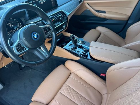 Used 2023 BMW 530e w/ M Sport Package RWD image 10