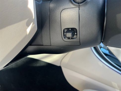 Certified 2025 Mercedes-Benz GLC 300 GLC 300 image 23