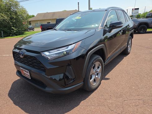 Certified 2024 Toyota RAV4 LE AWD/4WD image 7
