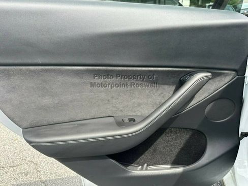 Used 2023 Tesla Model Y Long Range AWD/4WD image 16