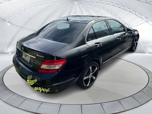 Used 2011 Mercedes-Benz C 300 4MATIC Sedan image 4