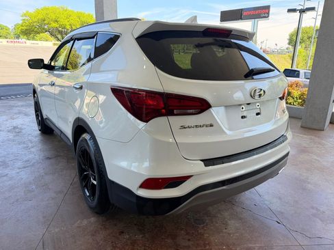 Used 2017 Hyundai Santa Fe Sport image 4