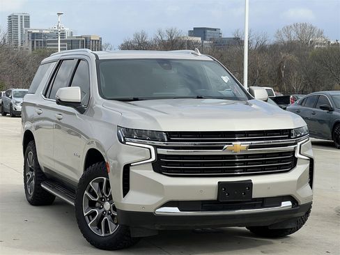 Used 2022 Chevrolet Tahoe LT w/ Luxury Package image 2