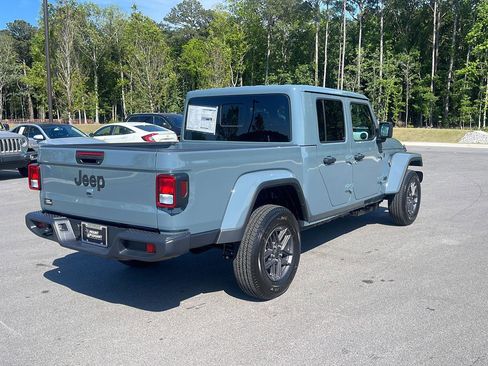 New 2026 Jeep Gladiator Sport AWD/4WD image 7