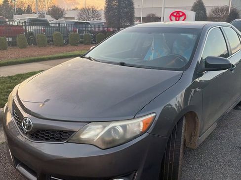Used 2013 Toyota Camry SE image 5