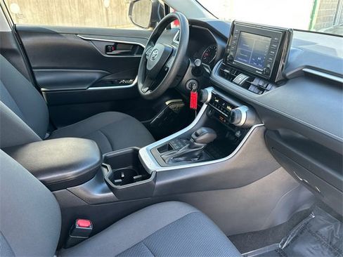 Certified 2022 Toyota RAV4 LE image 9