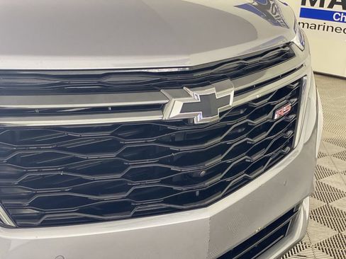 Used 2023 Chevrolet Equinox RS FWD image 37