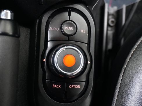 Used 2015 MINI Cooper 2-Door Hardtop image 19