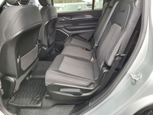 Used 2022 Jeep Grand Cherokee L Laredo w/ Luxury Tech Group I image 13