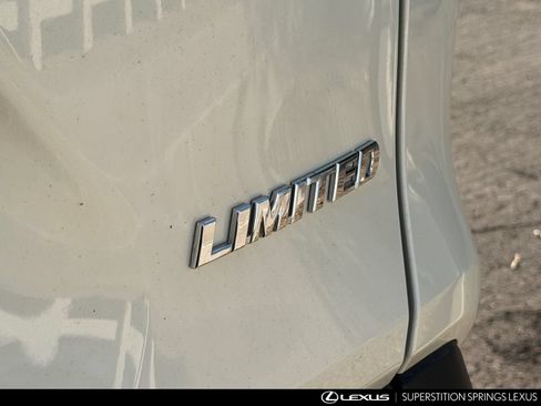 Used 2021 Toyota RAV4 Limited FWD image 10