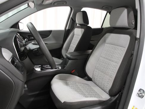 Certified 2024 Chevrolet Equinox LS w/ LS Convenience Package image 5