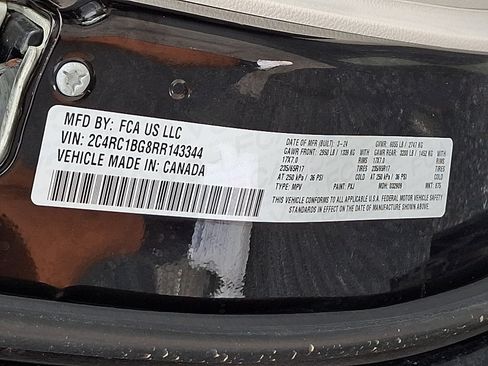 Used 2024 Chrysler Pacifica Touring-L FWD image 27