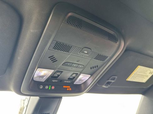 Used 2020 Cadillac XT6 Premium Luxury FWD image 32